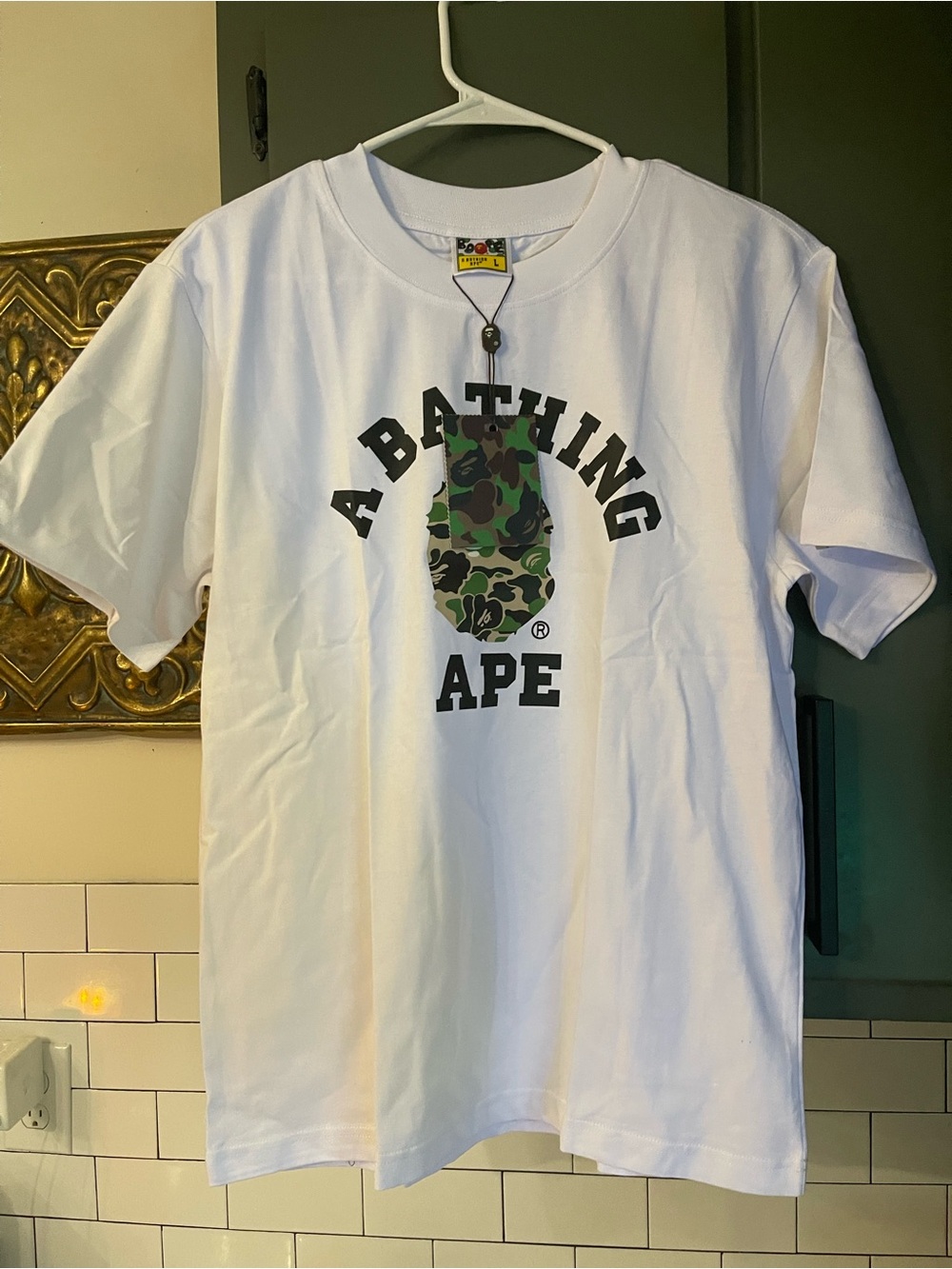 Men’s Graphic Design Tee Size L.